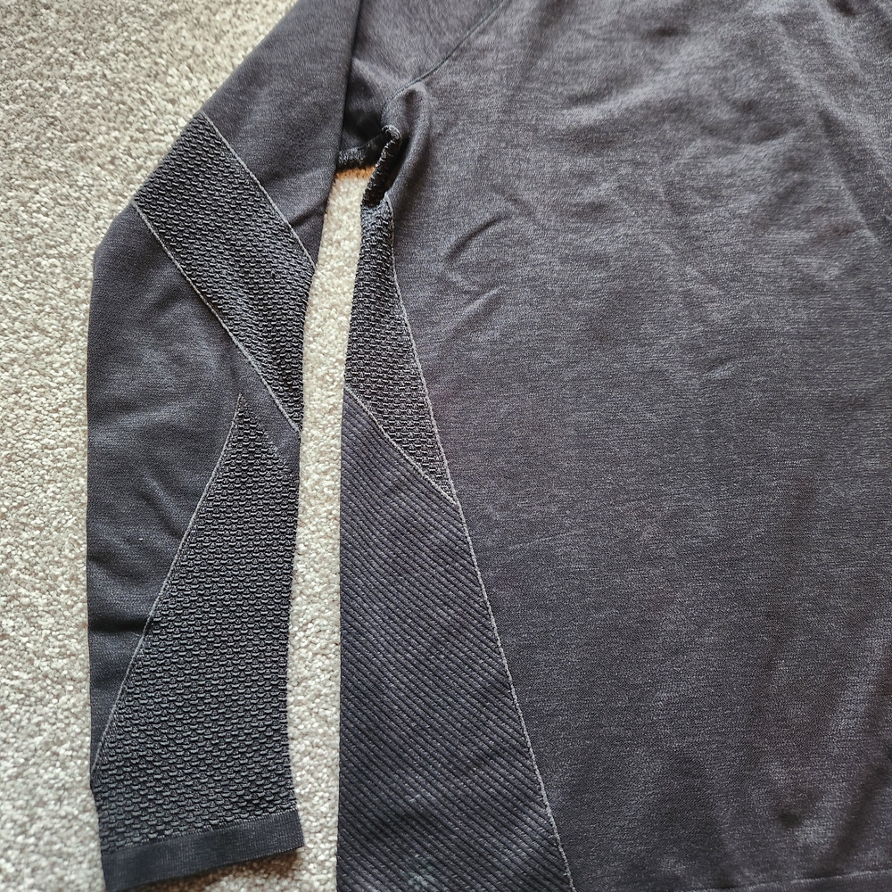 Athleta Black Seemless Long Sleeve Top - Picture 2 of 6